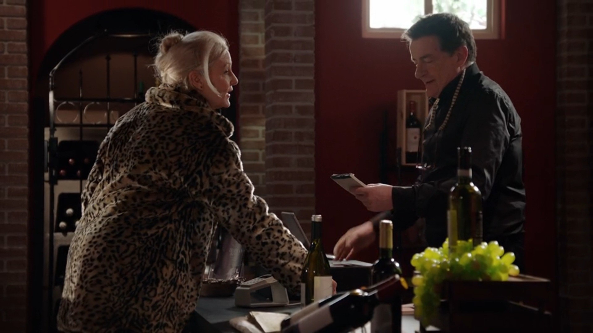 Henk krijgt een klant die meer wil dan wijn